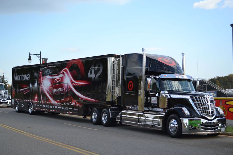 trucks nascar.6.jpg