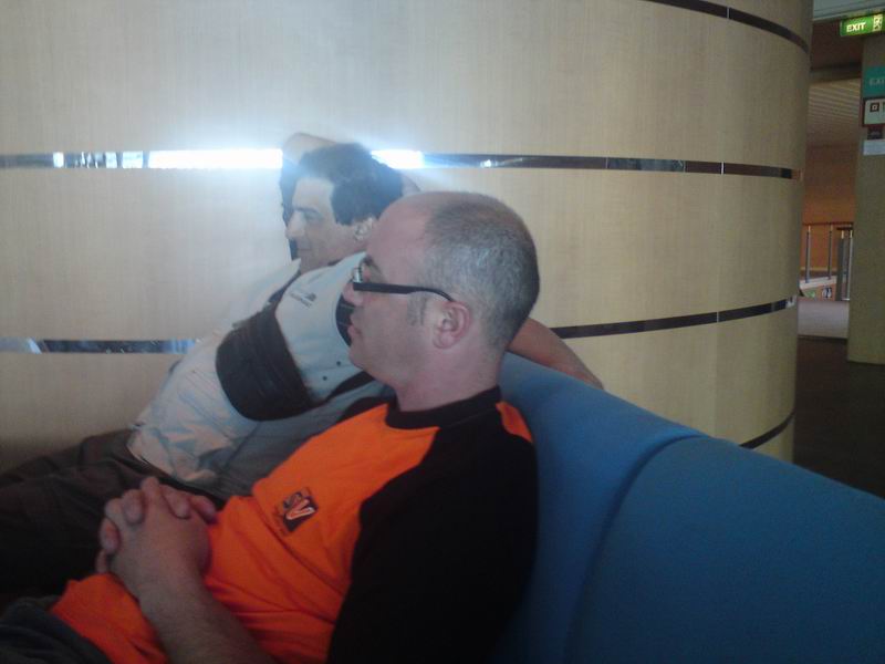 pose café sur le bateau